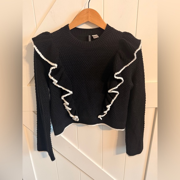 H&M Black Sweater with White Ruffles XS Divided - Picture 4 of 7